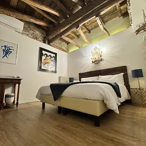 L'8 Boutique Concept Italy